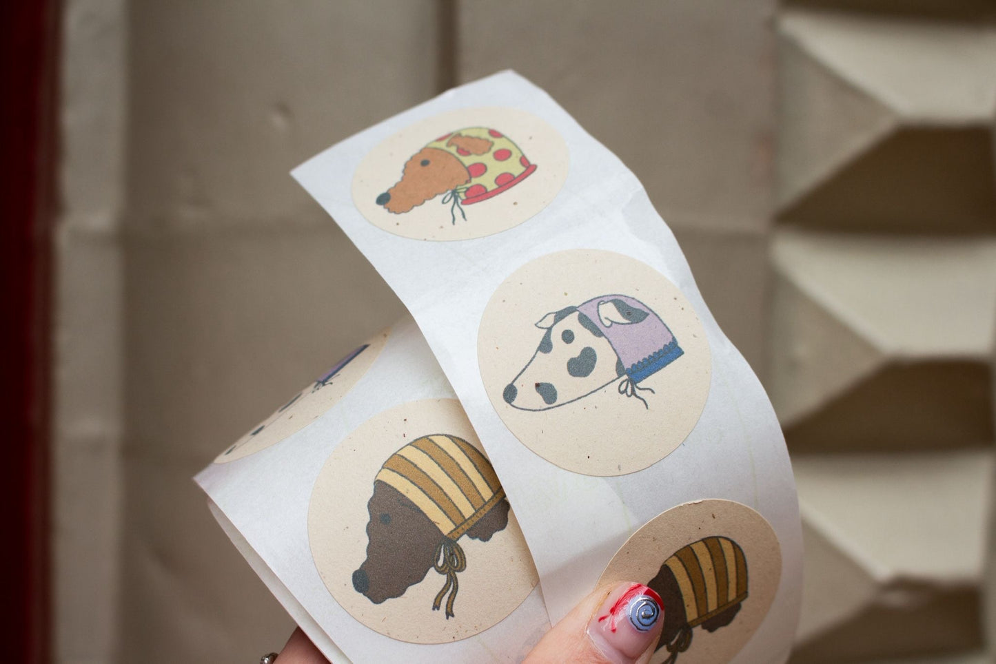 PAPER LABELS ON A ROLL